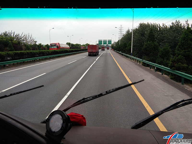 車輛平穩運行，穩扎穩打是崔師傅的策略