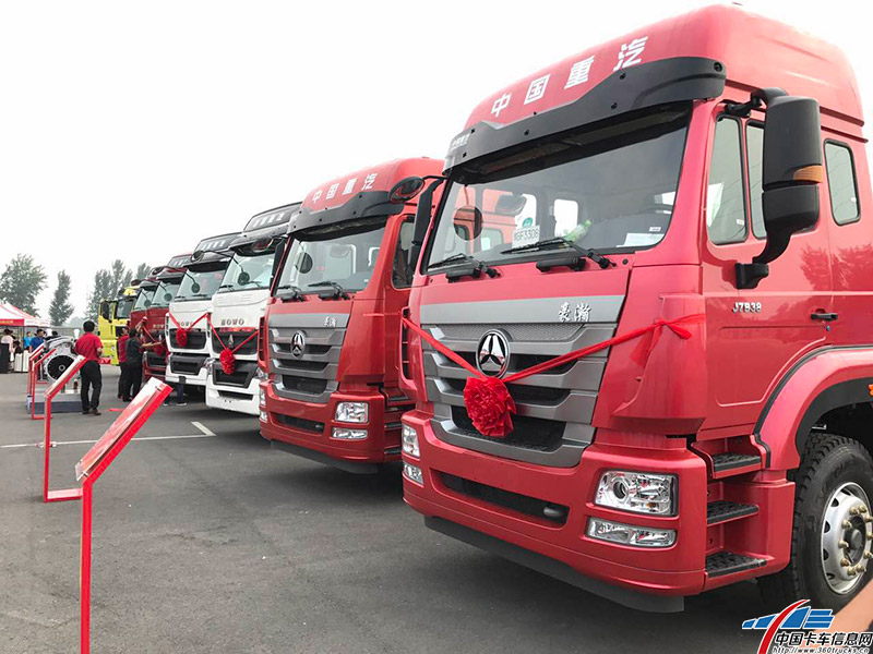 始發站現場展車，各款車型等待觀眾檢閱！