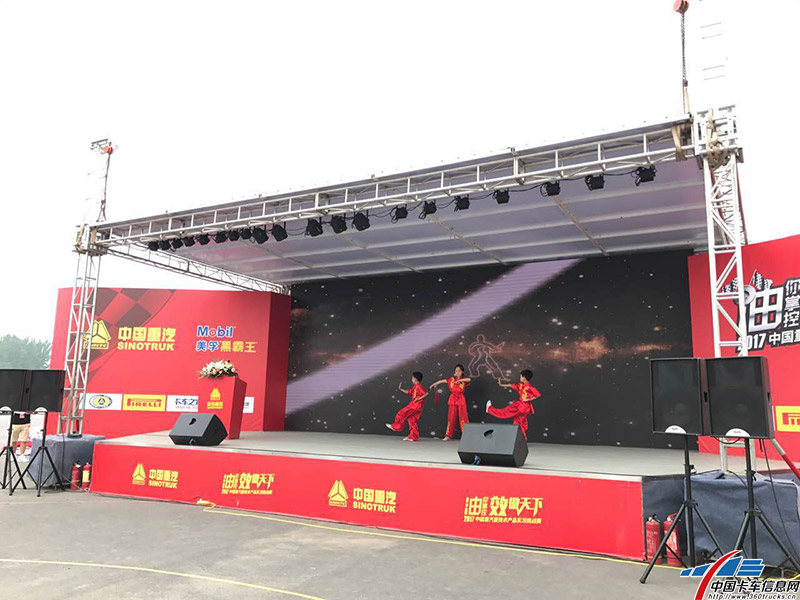 開幕式的少兒武術表演，吸引全場觀眾的圍觀，少年強則國強，記者也成為了一枚“小迷妹”啦！