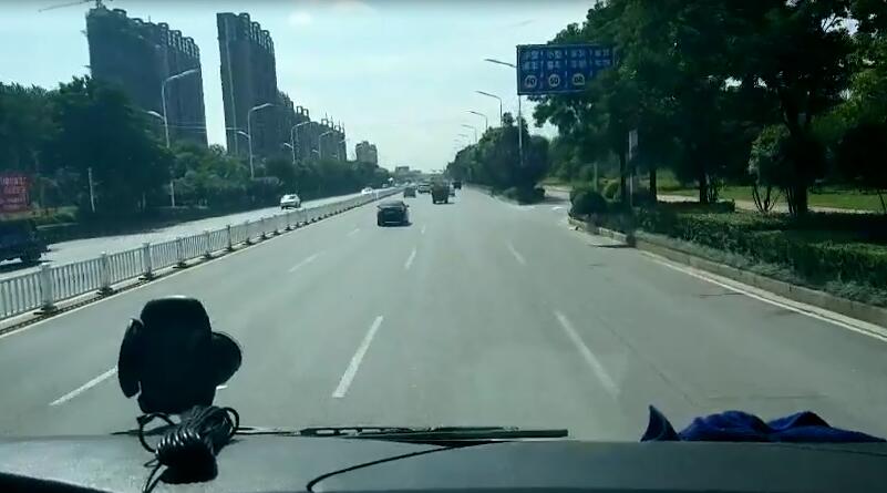 發(fā)車前往此次比賽的起點和終點服務(wù)區(qū)