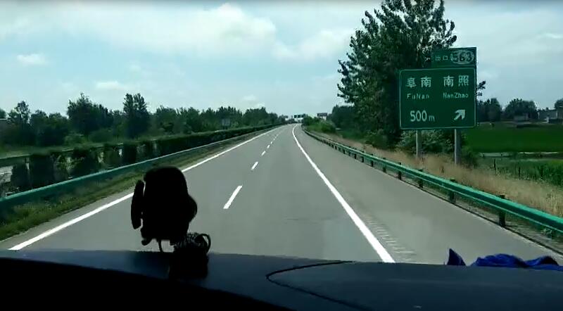 和陳師傅聊天過程中了解到，空調(diào)對于車輛還是有影響的，所以這次我們并沒有開空調(diào)