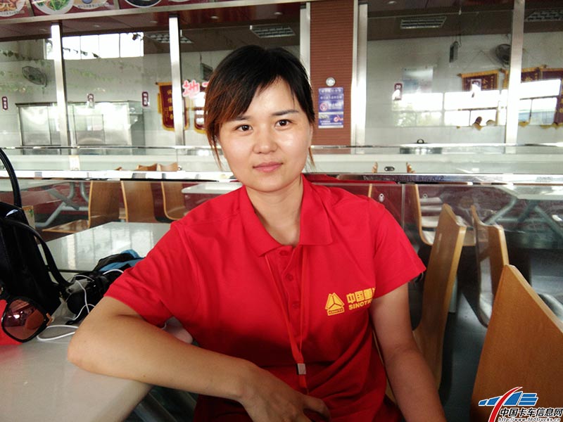 記者采訪了，此站比賽的另一位女選手段明明，她說：“我是一名顏控，汕德卡魁梧的身材與硬朗的外形已經(jīng)徹底征服了我！”