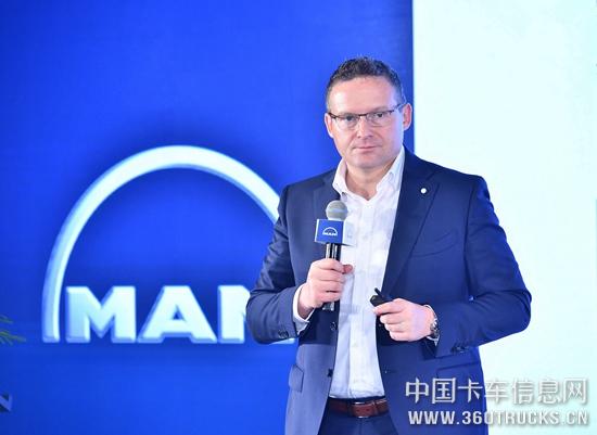 2. 曼恩商用車中國(guó)總裁Thilo Halter先生現(xiàn)場(chǎng)致辭.jpg